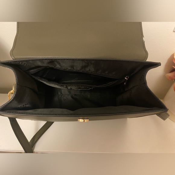 Stylish Everyday Purse - Picture 3 of 3